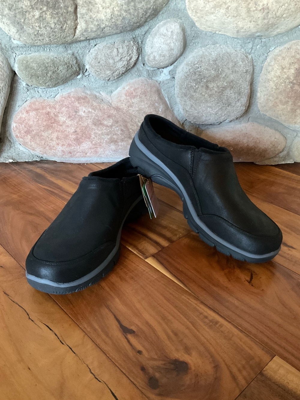 NWT Skechers Relaxed Fit Easy Going Latte 2 Clog Shoes Size 8.5